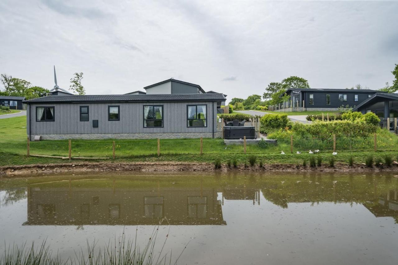 Lilac Lodge, 22 Roadford Lake Lodges Lifton المظهر الخارجي الصورة