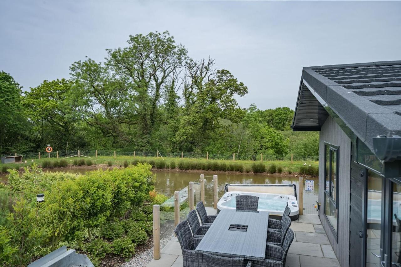 Lilac Lodge, 22 Roadford Lake Lodges Lifton المظهر الخارجي الصورة