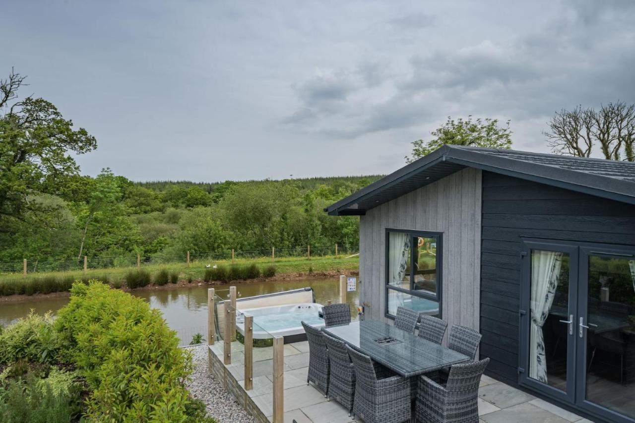 Lilac Lodge, 22 Roadford Lake Lodges Lifton المظهر الخارجي الصورة