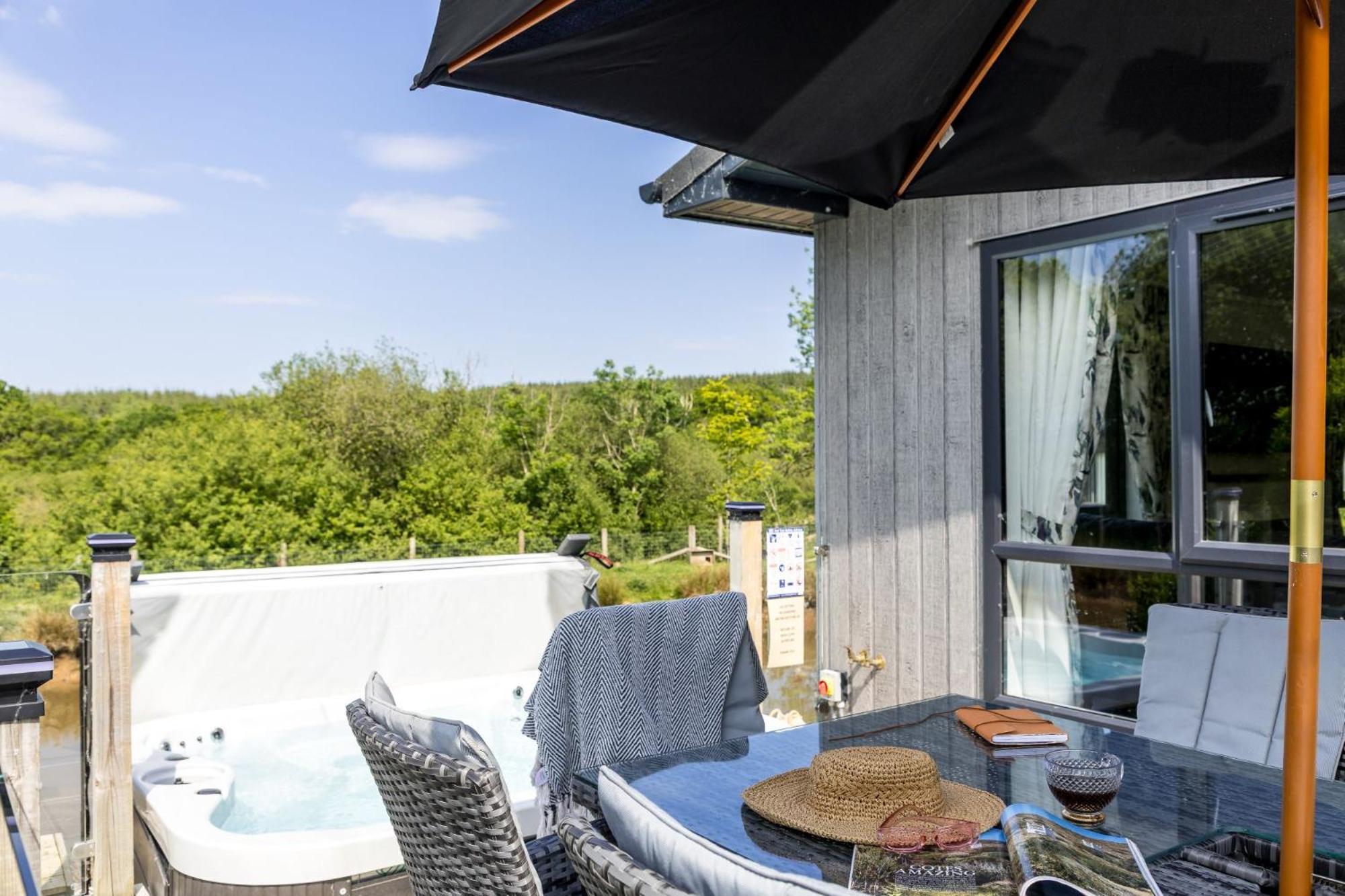 Lilac Lodge, 22 Roadford Lake Lodges Lifton المظهر الخارجي الصورة