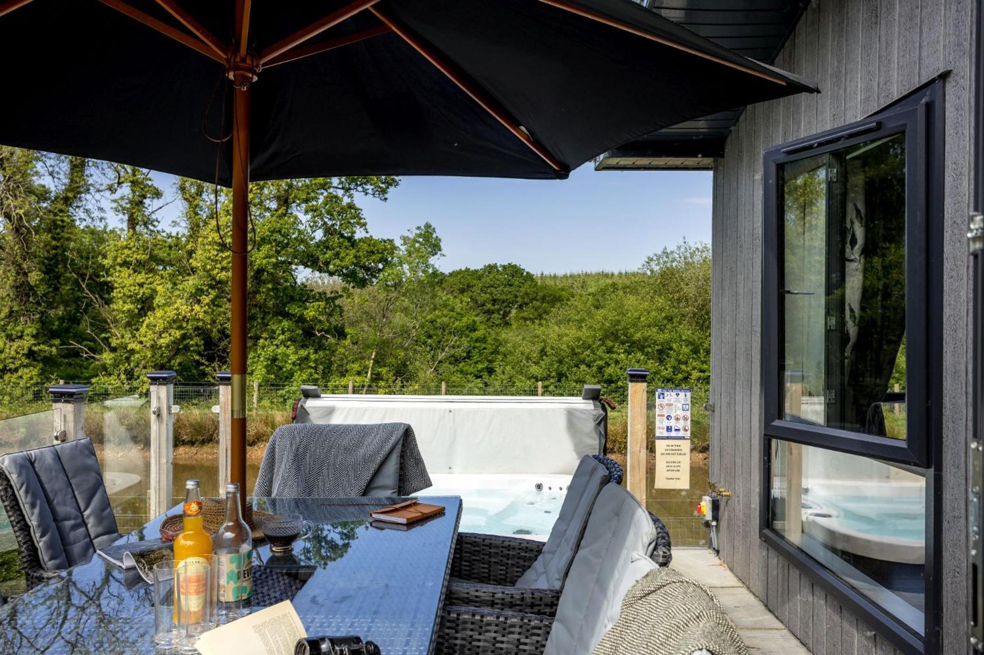 Lilac Lodge, 22 Roadford Lake Lodges Lifton المظهر الخارجي الصورة